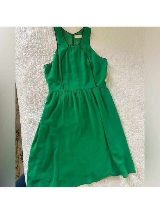 MM Couture Dresses & Skirts - Mm Couture Dresses sleeveless, size small seaming/ piping in black pre loved